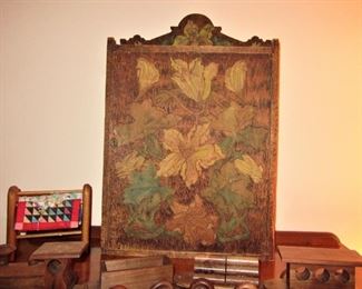 Pam wood box with flowers