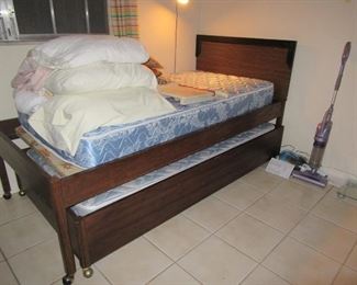 Pam trundle bed