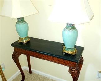 foyer/sofa table, pair of Asian porcelain lamps