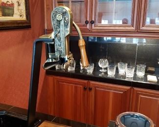 Rogar Estate Wine Opener