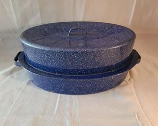 VINTAGE - Blue Speckled Graniteware Enamel Roaster