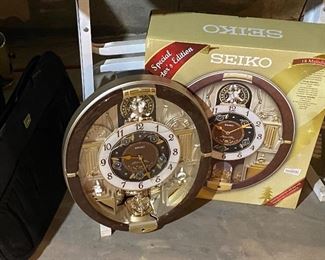 Large Seiko clock