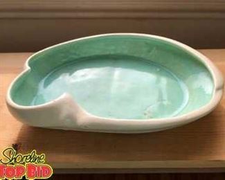 MidCentury Modern McCoy planter or dish. Turquoise interior, offwhite exterior