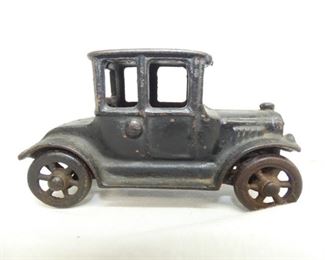 EARLY CAST TOY TRUCK 