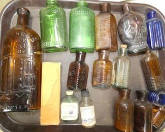 COLLECTION OF EARLY POISON BOTTLES 