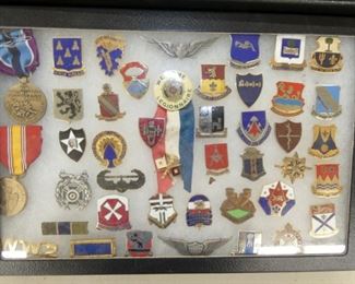 COLLECTION MILITARY PINS 