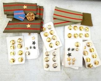 MILITARY PINS,BUTTONS,BARS 