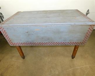 1900'S BAKERS POSIUM BELLY TABLE 