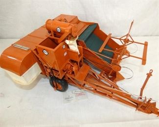 VIEW 5 ALLIS CHALMERS HARVESTER 