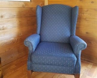 Wing back recliner
