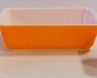 Pyrex Bakeware, Orange, Includes 1-1/2 Quart Casserole Dish And 1-1/2 Cup Dishes With Lids (Qty 2)