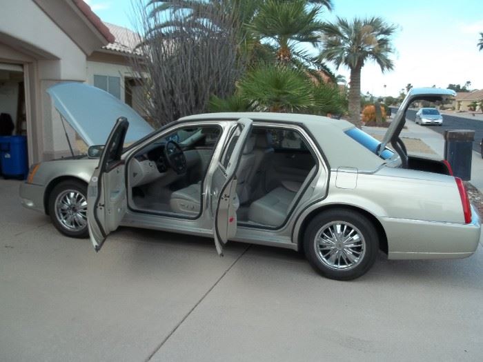 2007 Cadillac DTS73287 Miles  $7400.00 or best offer. All power, leather. Missing 2 center caps on rims and a ouch on front bumper. Very nice car.