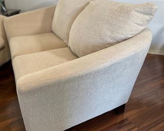 Simmons Contemporary Loveseat Sofa Couch 36x64x40in HxWxD