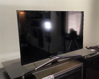 Samsung 48IN 1080P SMART HD TV UN48J520DAF 27X43IN