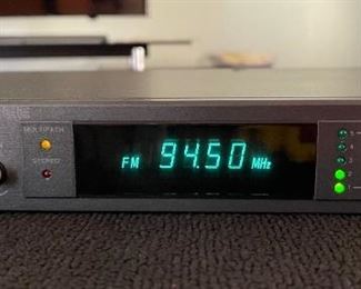 Crown FM Three 3 Vintage AM/FM Stereo Tuner FM3 BLACK 2x9x12.5in HxWxD