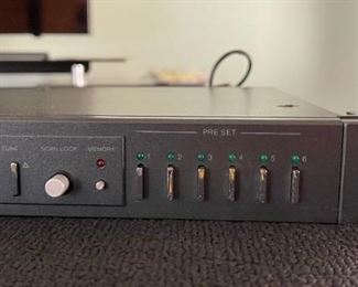 Crown FM Three 3 Vintage AM/FM Stereo Tuner FM3 BLACK 2x9x12.5in HxWxD