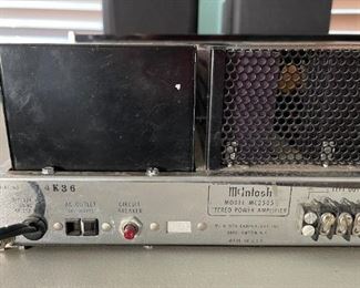 McIntosh MC-2505 Vintage Stereo Amplifier 5.5x16.25x14in HxWxD
