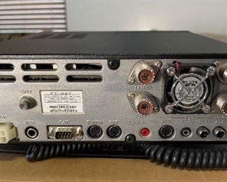 YAESU FT-847 Satellite Transceiver Ham Radio in Box Unit: 3.5x10.75x13in <BR>Box: 8x15x18in HxWxD