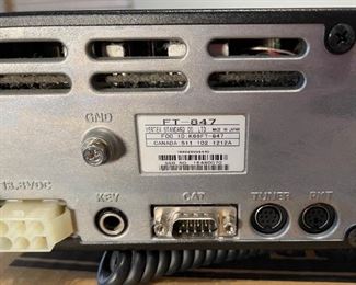 YAESU FT-847 Satellite Transceiver Ham Radio in Box Unit: 3.5x10.75x13in <BR>Box: 8x15x18in HxWxD