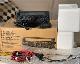 YAESU FT-847 Satellite Transceiver Ham Radio in Box Unit: 3.5x10.75x13in <BR>Box: 8x15x18in HxWxD