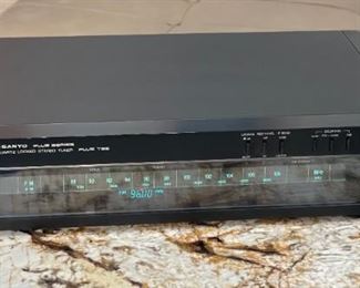 Sanyo Plus T35 Hi Fi AM/FM Tuner 3.75x19x13in HxWxD