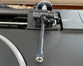 AS-IS Pioneer PL-L1000a Vintage Turntable 6x19x18in HxWxD