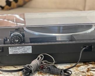 AS-IS Pioneer PL-L1000a Vintage Turntable 6x19x18in HxWxD