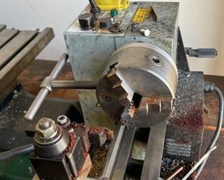 MicroLux True-Inch 7x16 Variable Speed Lathe 14x32x9in HxWxD