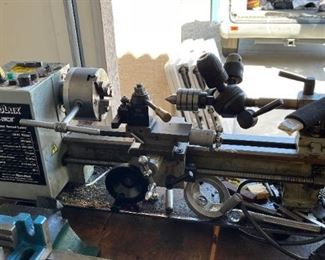 MicroLux True-Inch 7x16 Variable Speed Lathe 14x32x9in HxWxD