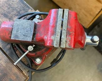 Craftsman Professional Vise 4.5in Jaw 10x15x10in HxWxD