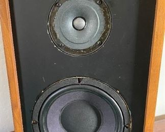 RTR EXP-8 Vintage Speakers 19x11x9in HxWxD