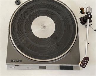 Sony 2250 Vintage Turntable TTS-2250 5x23x18in HxWxD