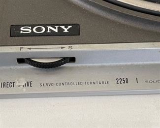 Sony 2250 Vintage Turntable TTS-2250 5x23x18in HxWxD