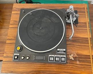 TEAC TN-400 Vintage Turntable AS-IS 4x22x20in HxWxD