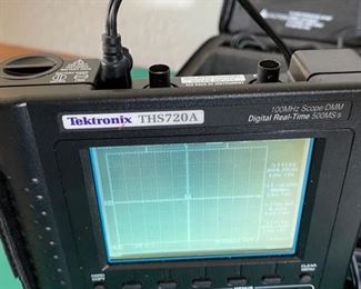Tektronix THS720A 100 MHz Scope DMM Case: 4x14x10in HxWxD