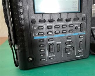 Tektronix THS720A 100 MHz Scope DMM Case: 4x14x10in HxWxD