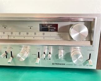 Pioneer SX-780 Stereo Receiver 6x19x15in HxWxD