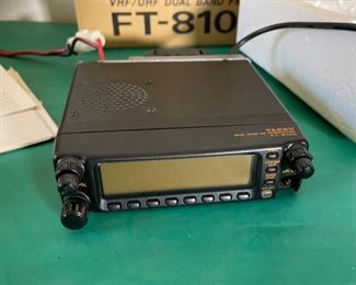 Yaesu FT-8100 Dual Band VHF/ UHF Transceiver FT-8100R Box: 3x14.5x10in HxWxD