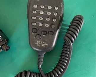 Yaesu FT-8100 Dual Band VHF/ UHF Transceiver FT-8100R Box: 3x14.5x10in HxWxD