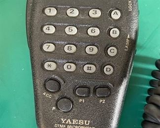 Yaesu FT-8100 Dual Band VHF/ UHF Transceiver FT-8100R Box: 3x14.5x10in HxWxD