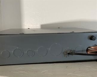 Amp/Speaker Switcher 4x15x12in HxWxD