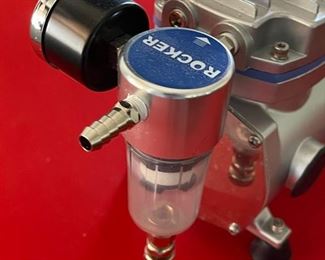 Rocker 500 Oil free Vacuum Pump new condition