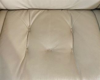 Ekornes Stressless Royal Leather Recliner & Ottoman	40x34x31in	HxWxD
