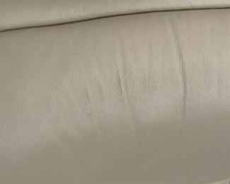 Ekornes Stressless Royal Leather Recliner & Ottoman	40x34x31in	HxWxD
