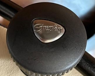 Ekornes Stressless Royal Leather Recliner & Ottoman	40x34x31in	HxWxD
