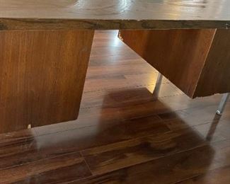 Vintage Jasper Executive Wood Desk	29x39x76	HxWxD
