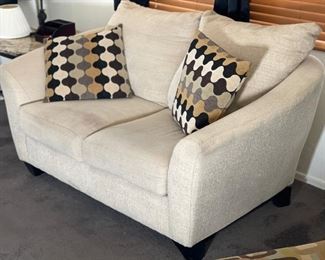 #2 Simmons Contemporary Loveseat Sofa Couch	36x64x40in	HxWxD

