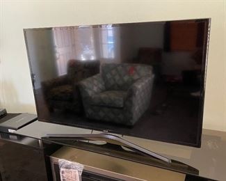 Samsung 48IN 1080P SMART HD TV UN48J520DAF	27X43IN	
