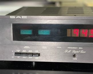 SAE Mark VIII FM Digital Tuner Vintage Mk 8	6x19x12.25in	HxWxD
