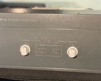 Crown Vintage PL-4 Vintage Stereo Power Amplifier Amp Power Line Four 4	7x19x12in	HxWxD
